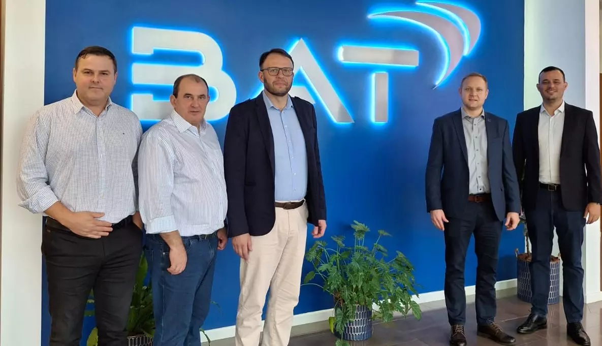 Prefeito de Rio Negro visita BAT Brasil em RS para discutir investimentos
